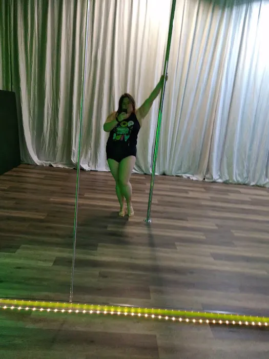Villainy Alternative Dance and Pole Studio Picture 4