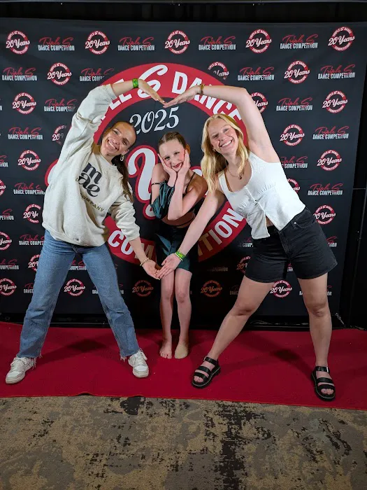 MAE Dance Company Picture 2
