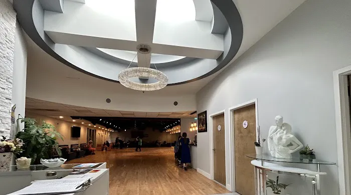 Spotlight Ballroom Picture 1