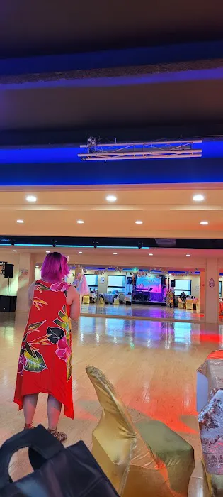 Spotlight Ballroom Picture 3