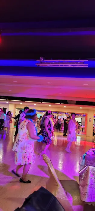 Spotlight Ballroom Picture 7