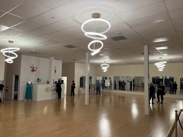 Gold Ballroom Dance Studio Picture 4