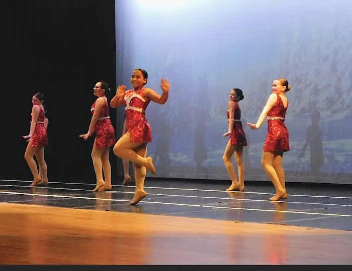 En L'air School for Dance Picture 8