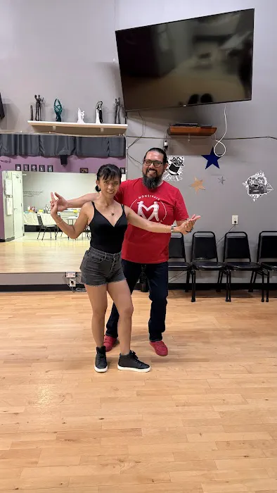 Monsivais Latín Movement Picture 1