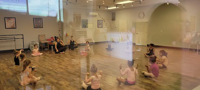 Ballet Adora Picture 10