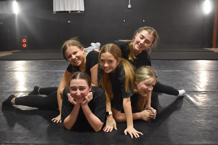 Ellen Alvin Dance Exchange Picture 2