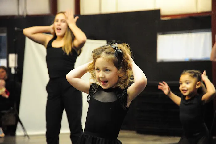 Ellen Alvin Dance Exchange Picture 7