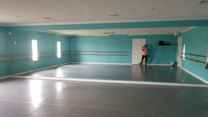 Elyon's School of Dance and Performing Arts Picture 2