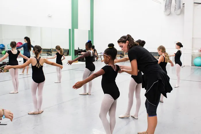 Academie de Ballet & Dance Center Picture 3