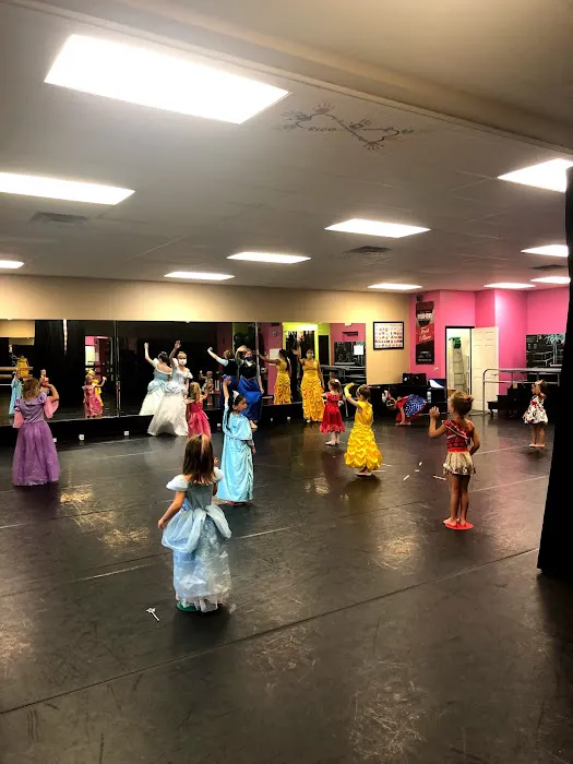Dynamic Movements School of Performing Arts Dance Studio & Dance Classes Picture 1