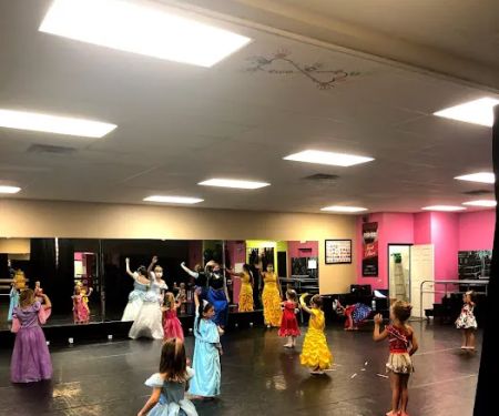 Dynamic Movements School of Performing Arts Dance Studio & Dance Classes