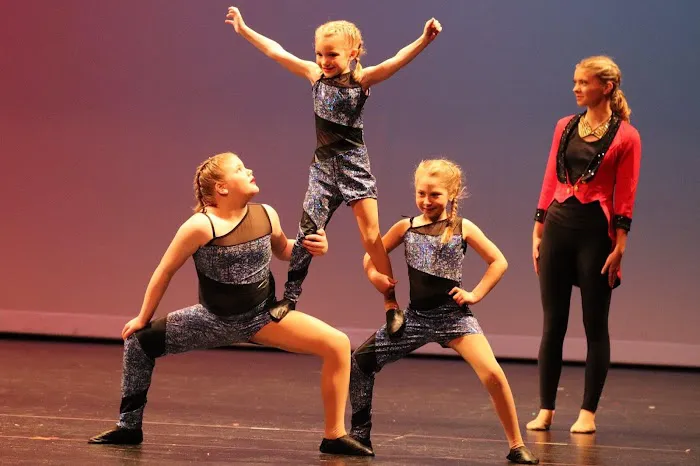 Nikki's Dance Studio Picture 6
