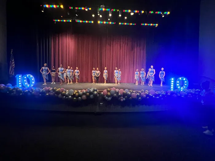 DREAMS IN MOTION DANCE STUDIO Picture 2