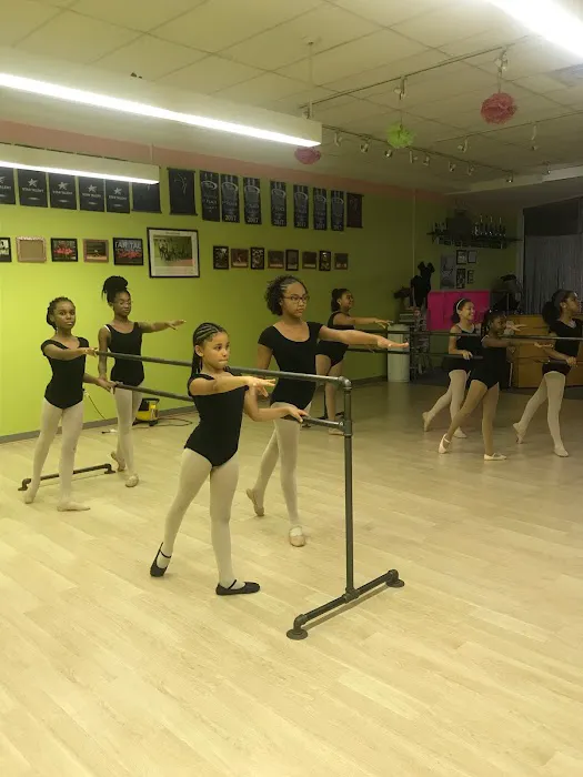 DREAMS IN MOTION DANCE STUDIO Picture 4