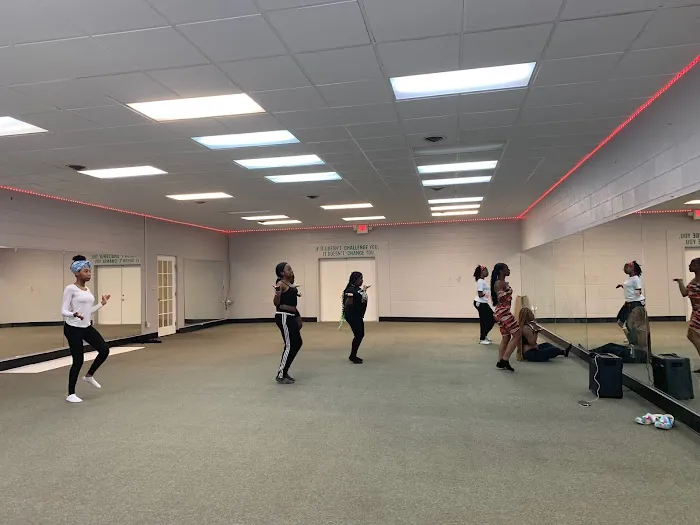 XMotive Dance Studio Picture 4