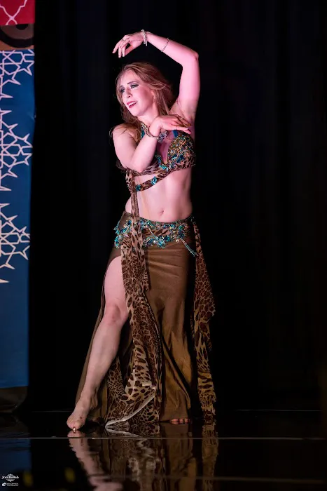 Kate Soleil Belly Dance Picture 2