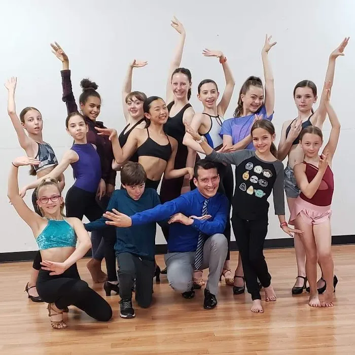 Dance lessons with Daniel Martinez Picture 3