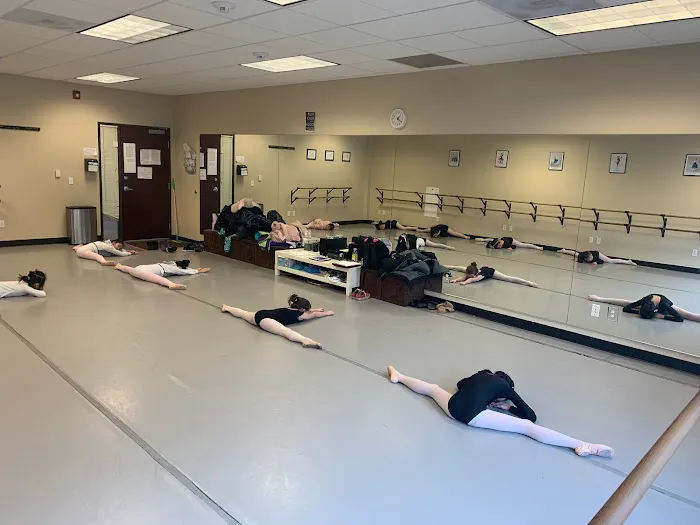 Haiyan International Dance Academy - Bethany Studio Picture 1