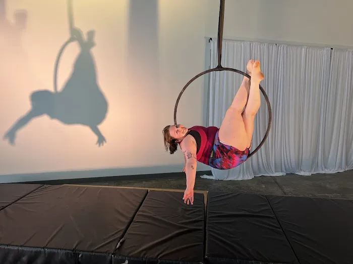 Salem Aerial Dance Company Picture 6