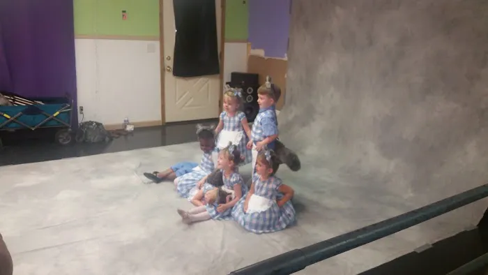Dance Studio Picture 5