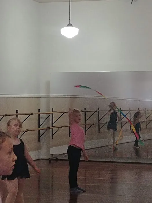 Santiam Ballet Academy Picture 2
