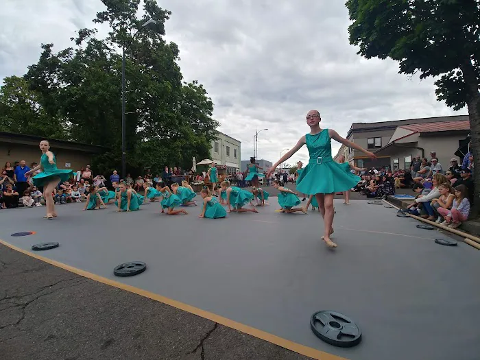 Santiam Ballet Academy Picture 1