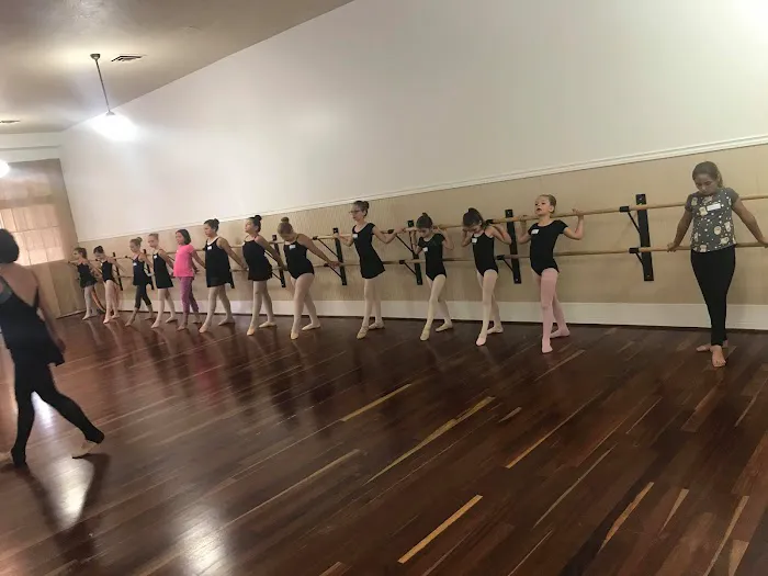 Santiam Ballet Academy Picture 10