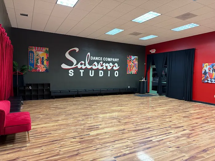 Salseros Dance Studios Picture 9