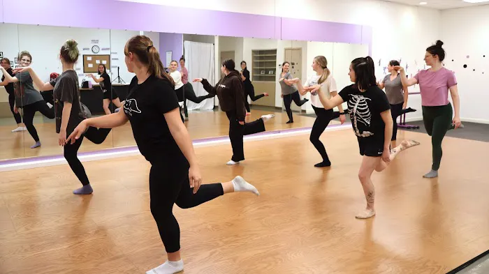 Dynamic Dance Picture 3
