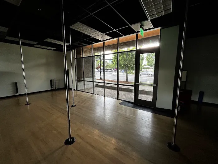 Studio 4 Pole 4 Fun - Eastside Picture 11