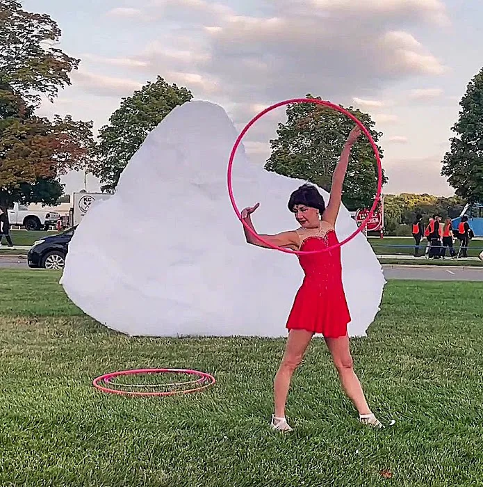 kc hoop girl Picture 2
