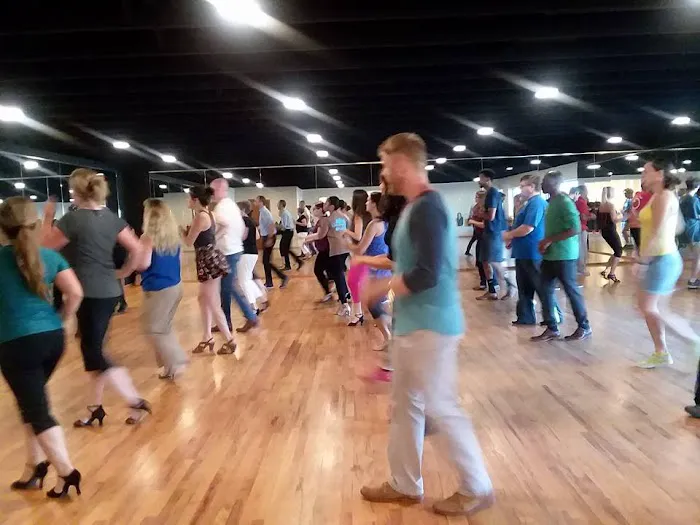 Viva Social Dance Studio: KC's Premier Salsa/Latin Dance School Picture 4