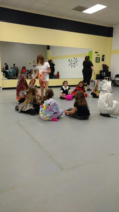 The Studio - Liberty Dance and Glee Picture 10