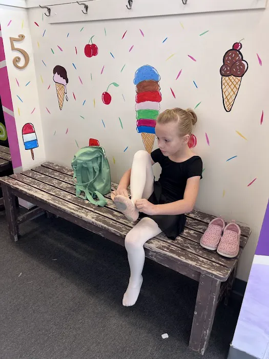 Fine-Hammond Dance Studio Picture 10