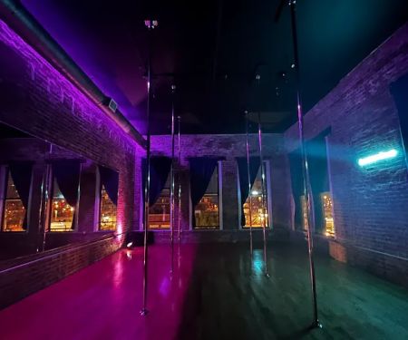 Alchemy Space Pole and Fitness