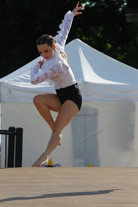 LE Dance Studio Picture 5