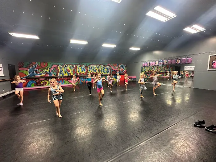Art in Motion Inc Picture 4