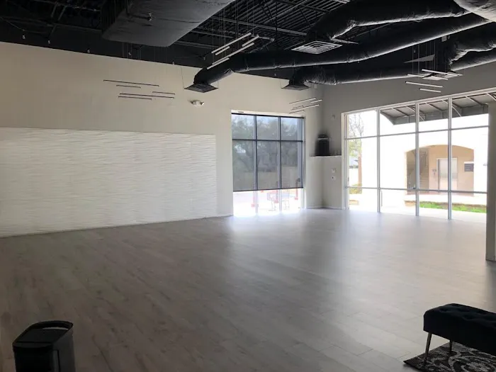 Dance Life Studio Picture 1