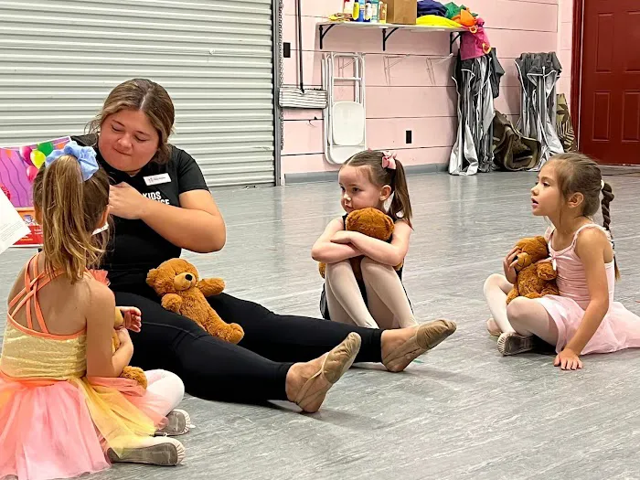 Kids Dance Center Picture 7