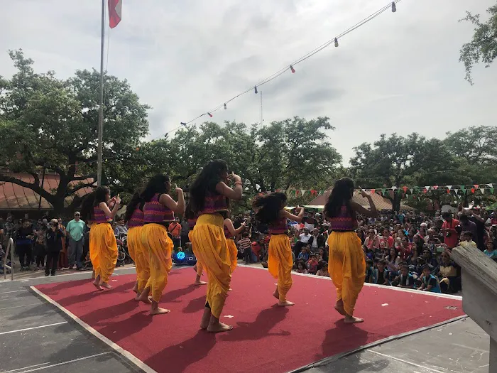 Bollywood Dance Central Picture 6