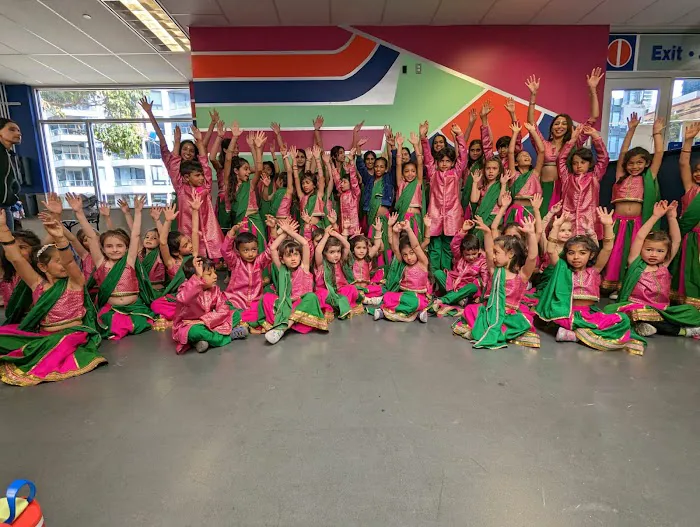 Bollywood Dance Central Picture 5