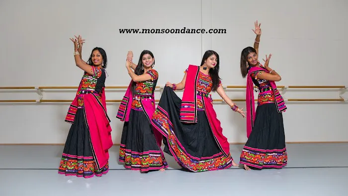 Monsoon Dance - Bollywood & Yoga Picture 6