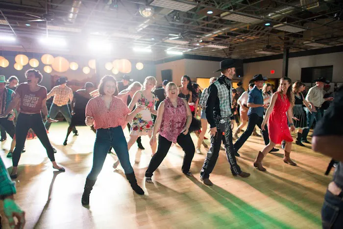 Go Dance Studio Picture 4