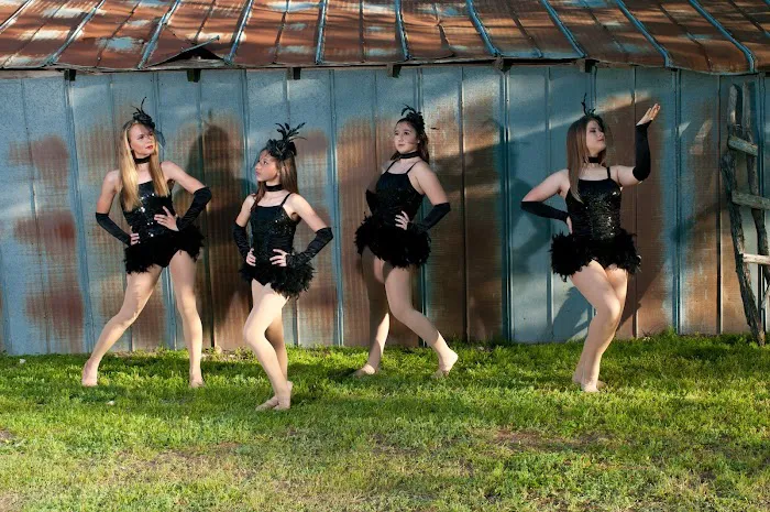 Center Stage Picture 7