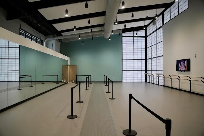 Berta Almaguer Dance Studio & Community Center Picture 4
