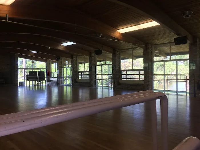 Berta Almaguer Dance Studio & Community Center Picture 6