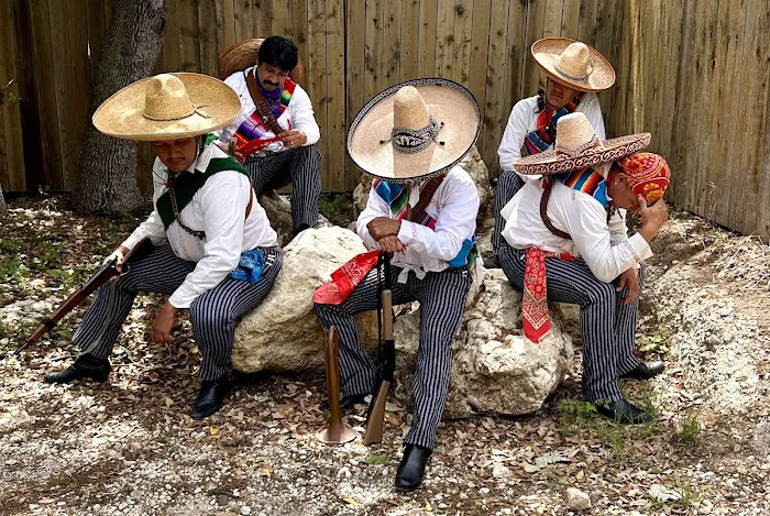 Faisan Folklorico dance company and academy Picture 1