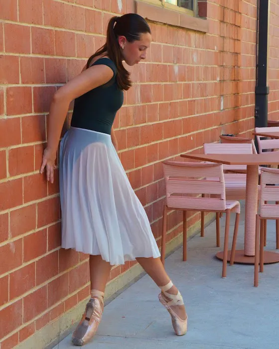 DeCruz Ballet Picture 2