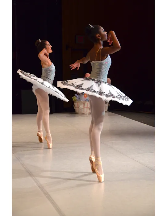 DeCruz Ballet Picture 4