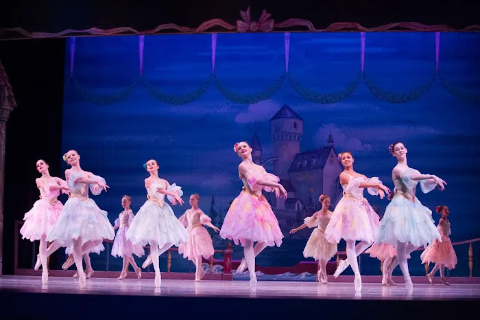 Quenedit Ballet School Picture 2
